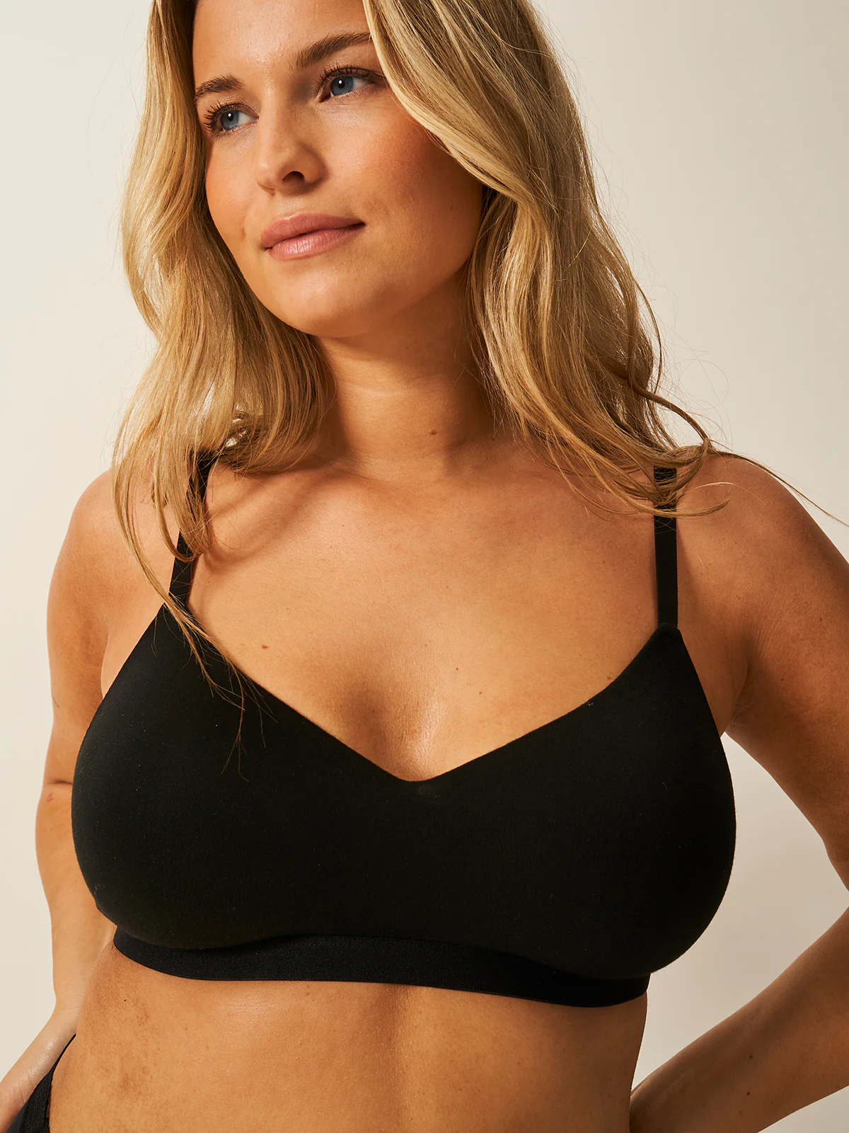 Smooth Sculpt Padded Bra - Black - Image 6